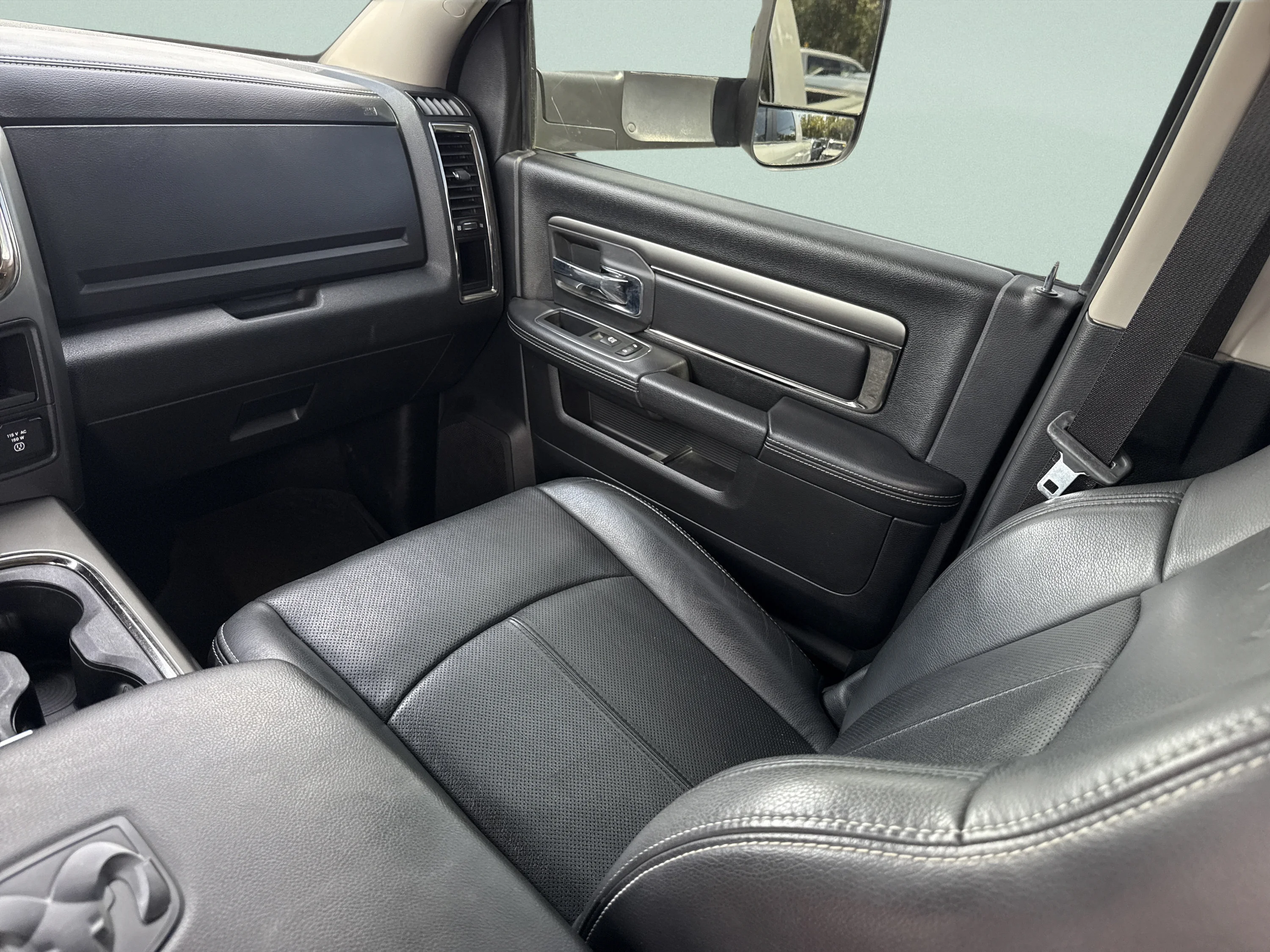Used 2018 Bright White Clearcoat Ram Laramie image 25