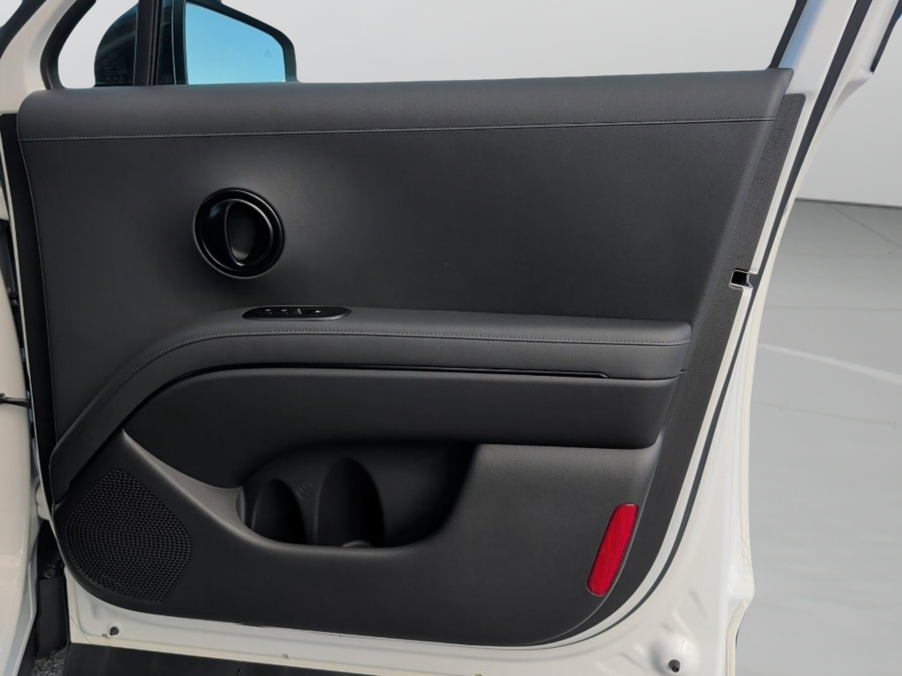 New 2026 Creamy White Pearl Hyundai XRT Pro image 33