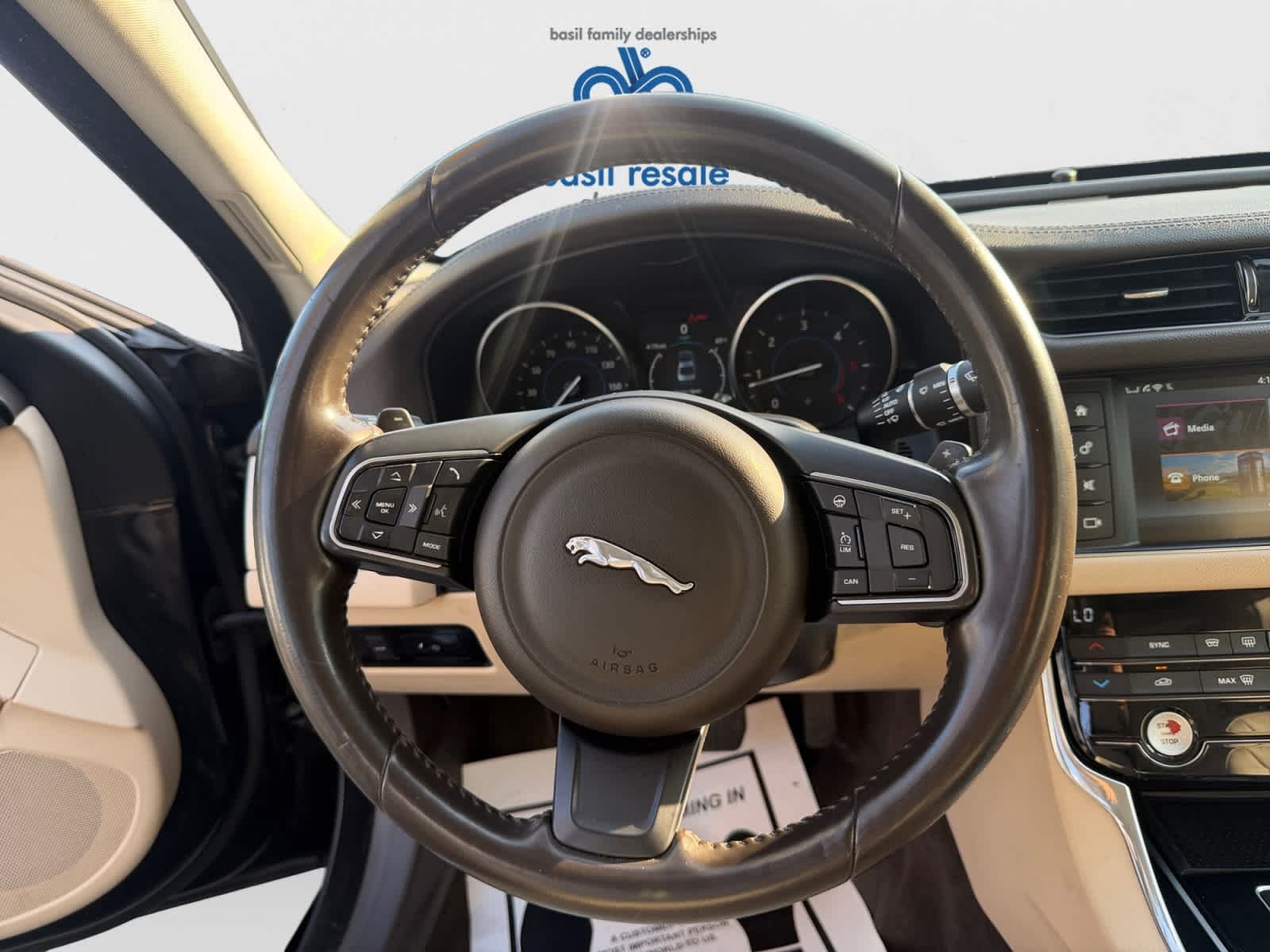 Used 2017 Ebony Jaguar 20d Premium image 15