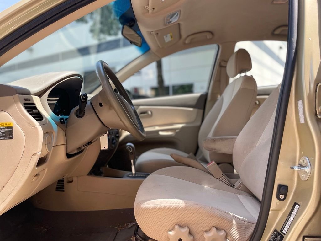 Used 2008 Cashmere / Beige Kia LX image 14
