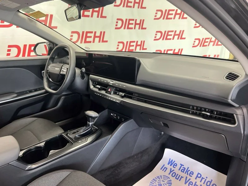 Used 2025 Black Kia LXS image 13