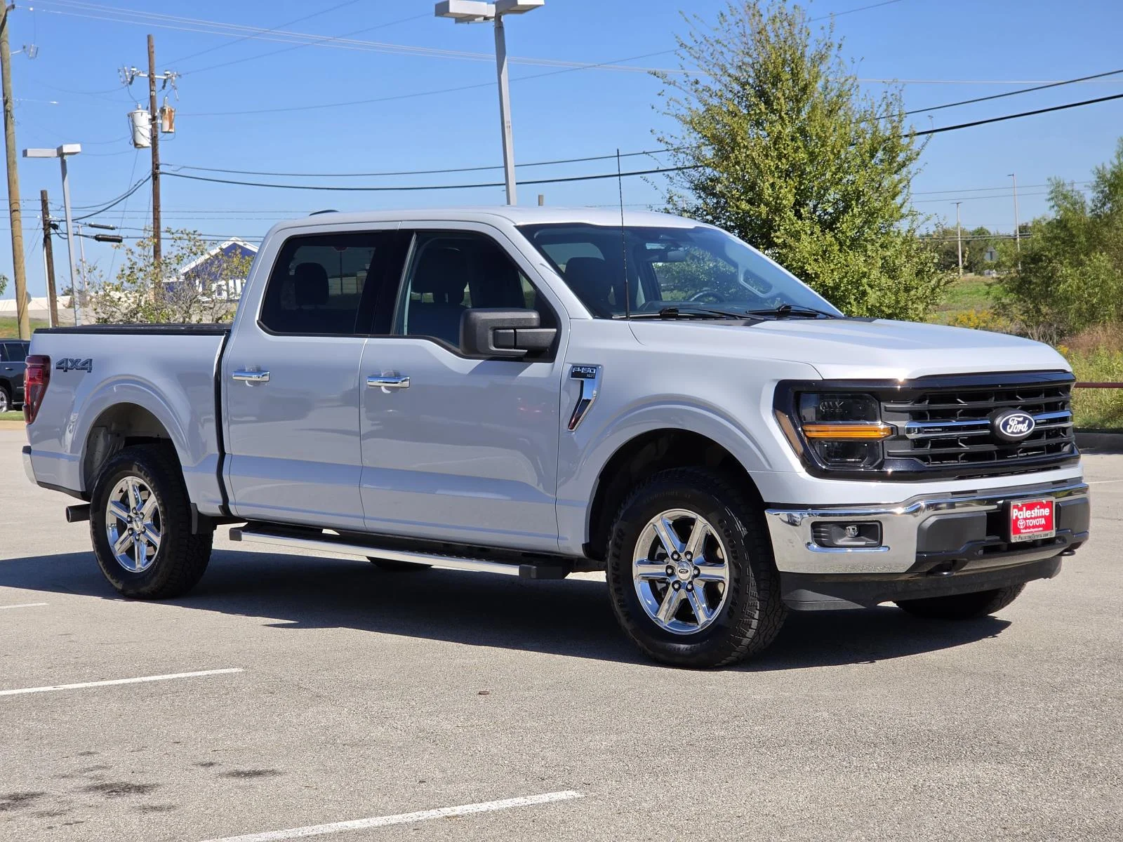Used 2025 Oxford White Ford XLT 4WD SuperCrew 5.5