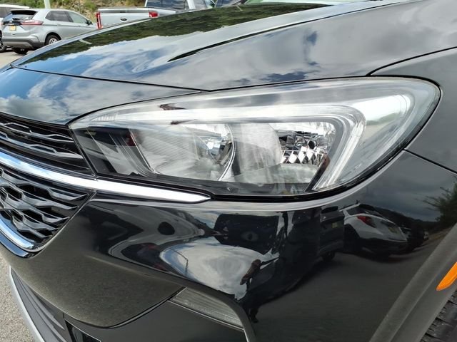 Used 2022 Black Buick Select image 4