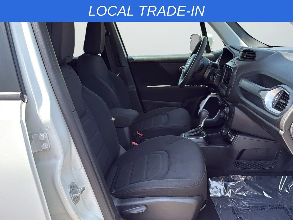Used 2018 White Jeep Latitude image 15