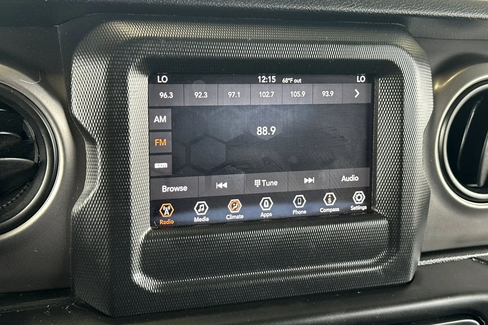 Used 2019 BLACK Jeep Sport image 17