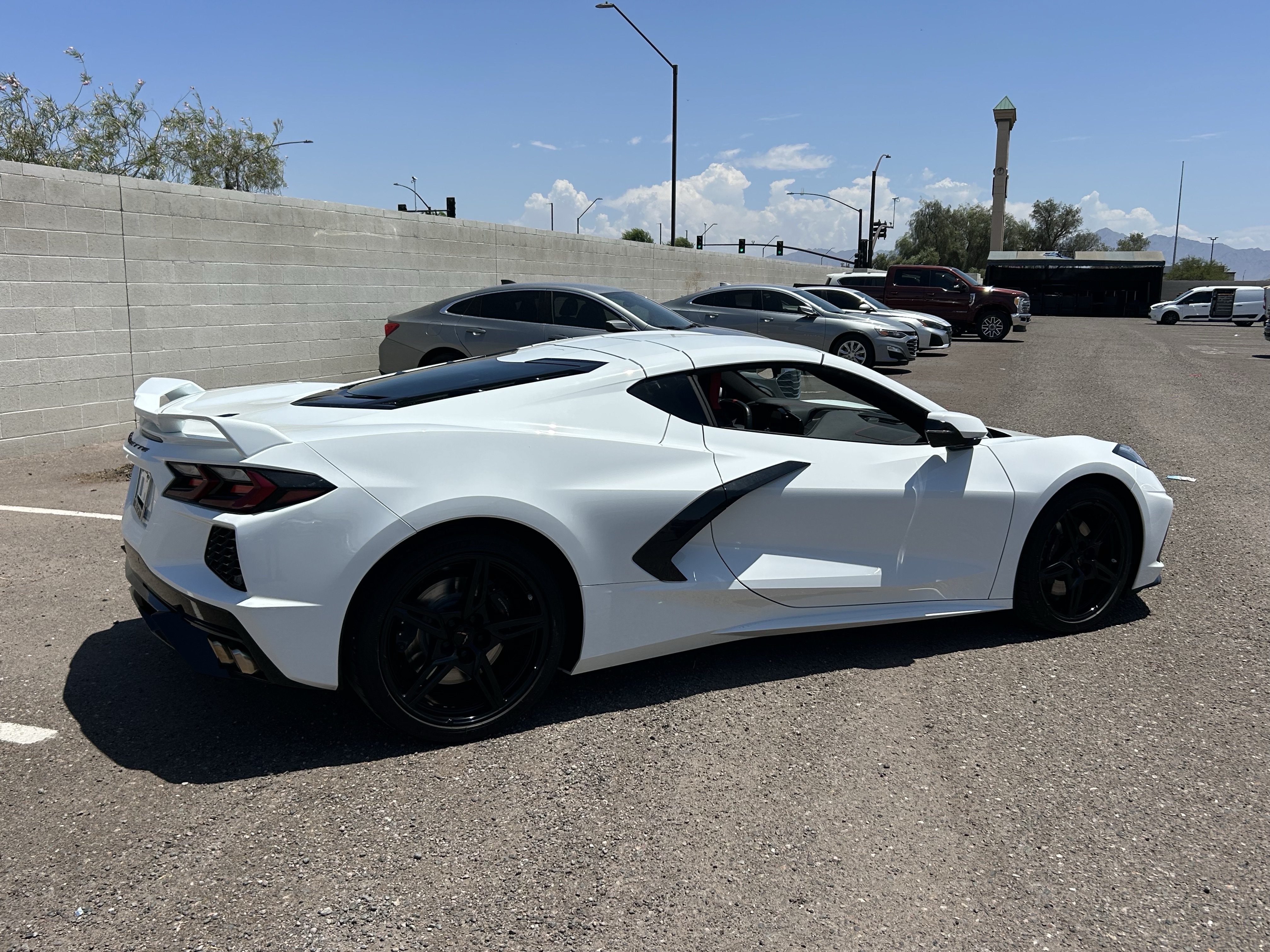Used 2023 Arctic White Chevrolet 1LT image 4