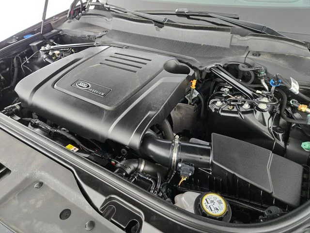 Certified Used 2025 Black Land Rover Dynamic SE image 19