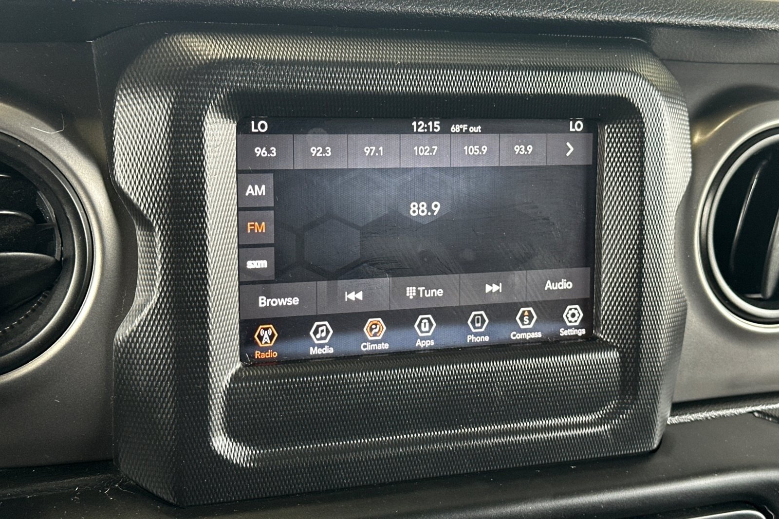 Used 2019 BLACK Jeep Sport image 17