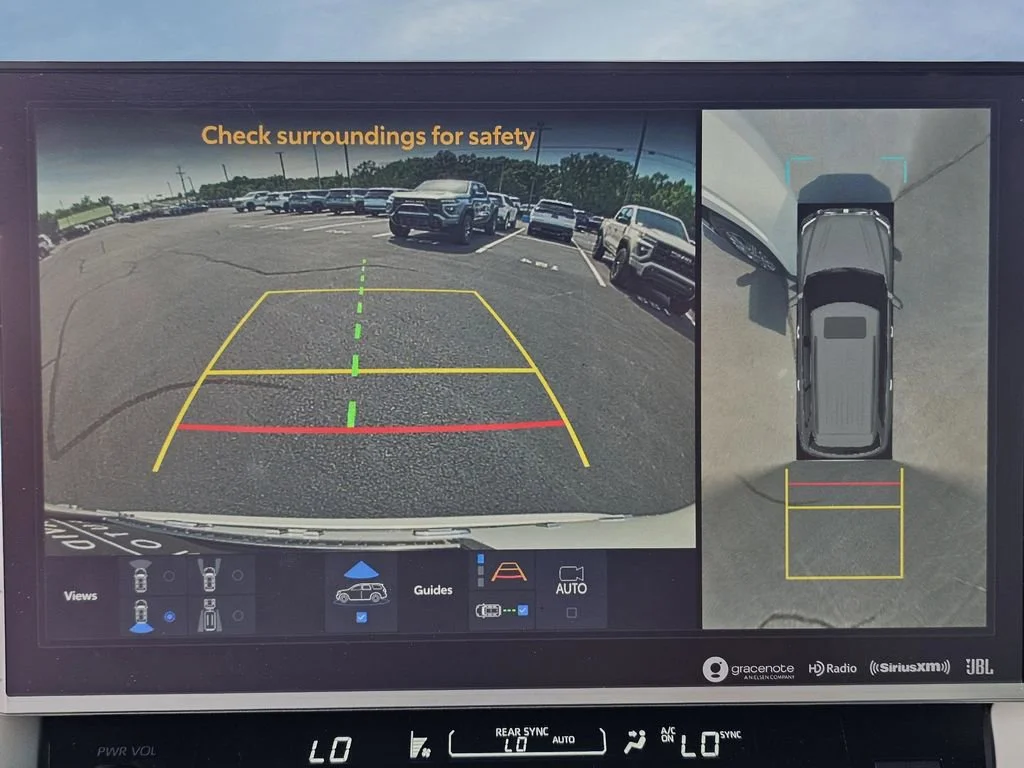 Used 2024  Toyota SR5 image 32