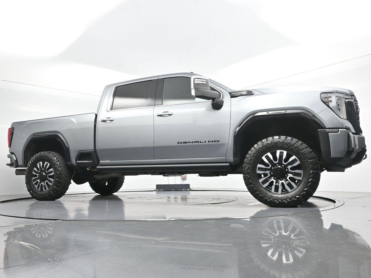 Used 2024 Sterling Metallic GMC Denali Ultimate image 46