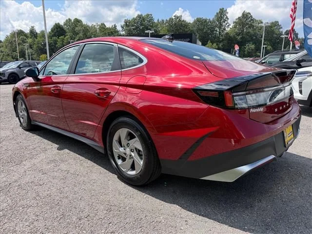 Used 2026 Red Hyundai SE image 5