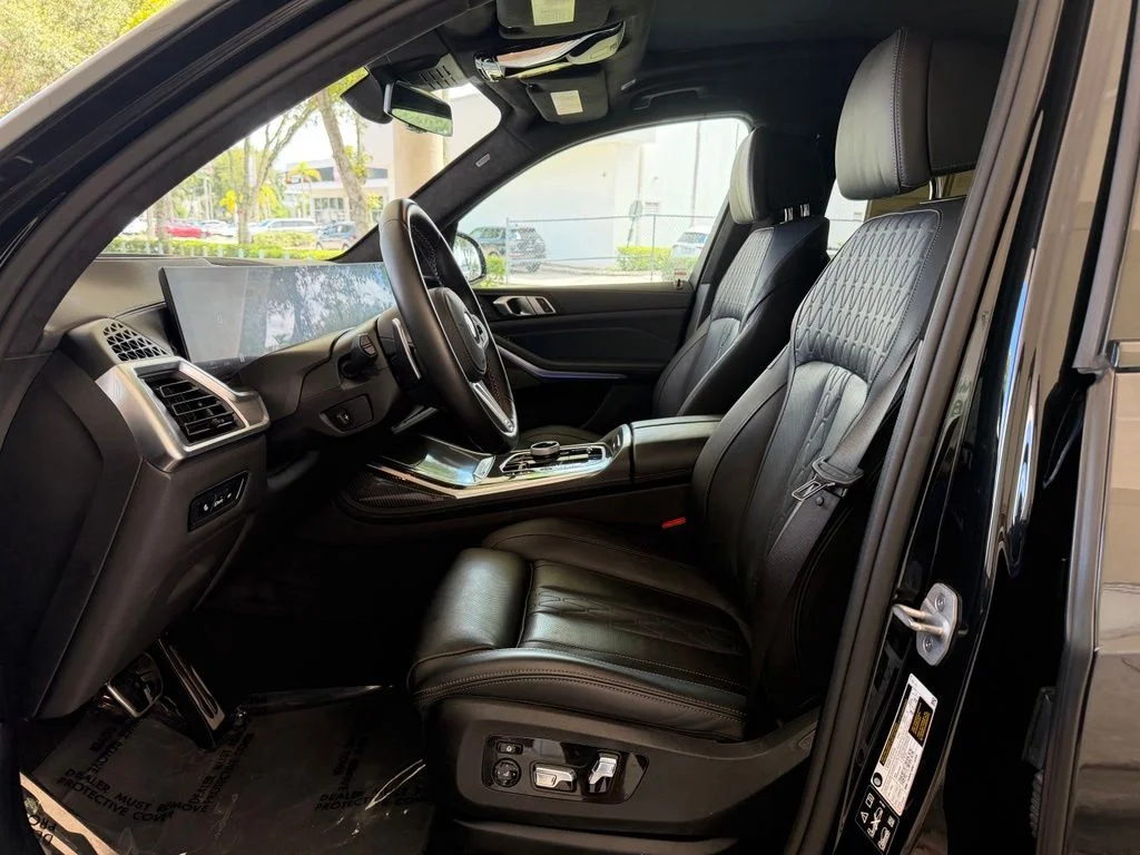 Used 2026 Black BMW M60i image 5