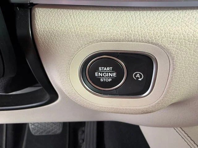 Used 2022 White Mercedes-Benz GLE 350 image 22