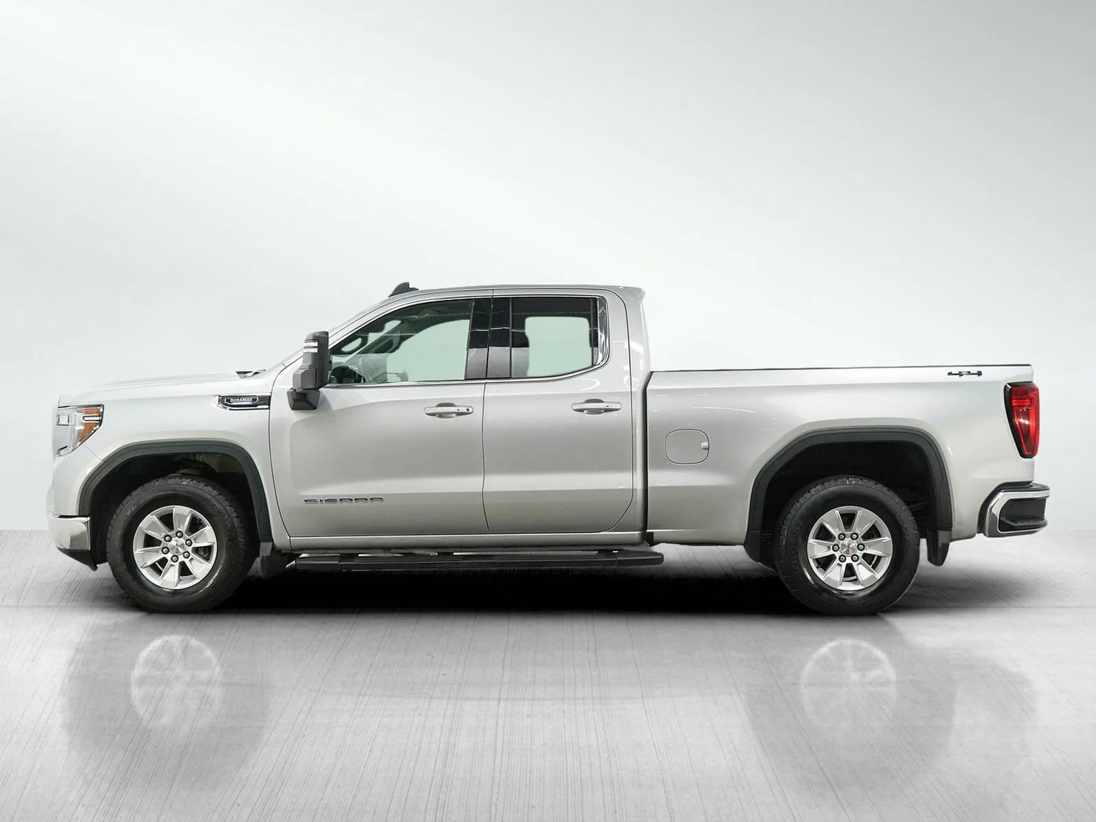 Used 2021 GMC Sierra 1500 SLE with VIN 1GTV9BET2MZ350757 for sale in Bloomington, Minnesota