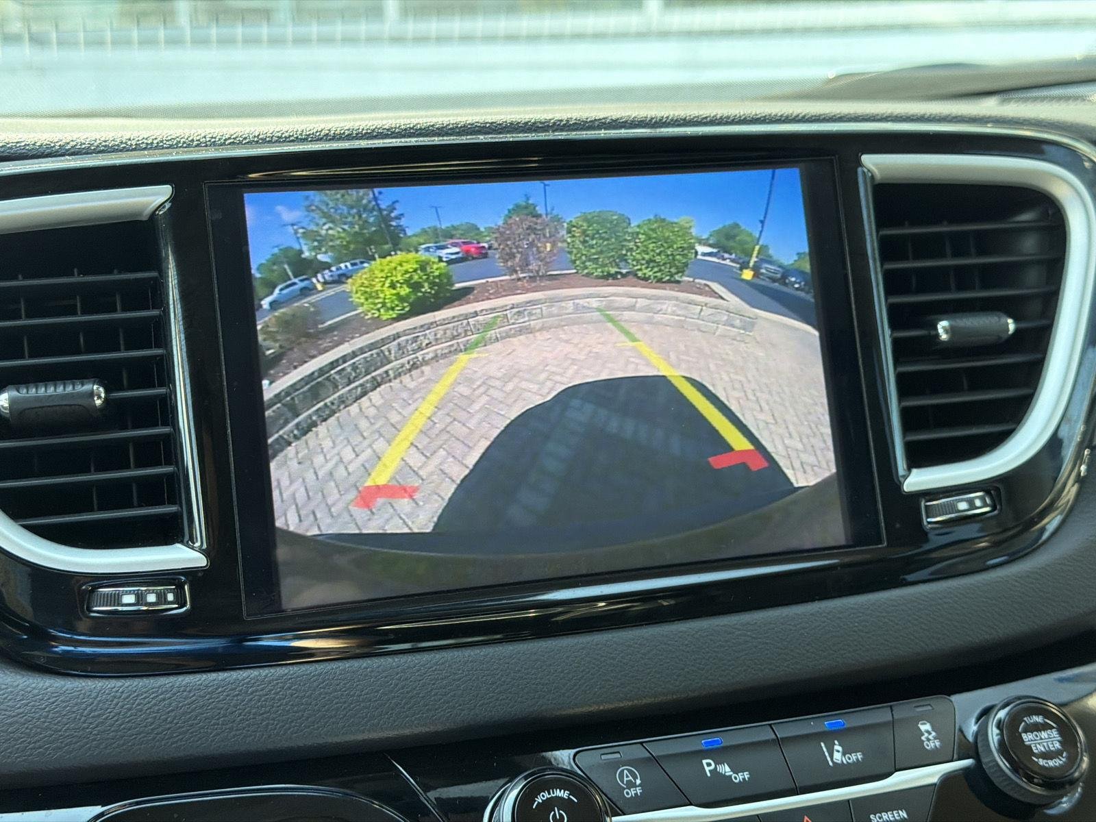 2024 Chrysler Pacifica Touring L - Photo 27