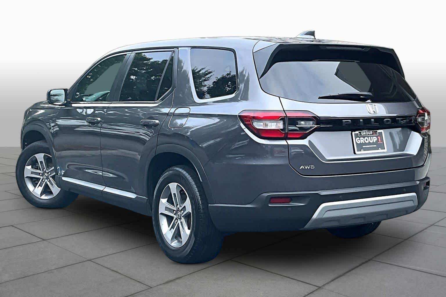 Certified Used 2025 Modern Steel Metallic Honda EX-L image 12