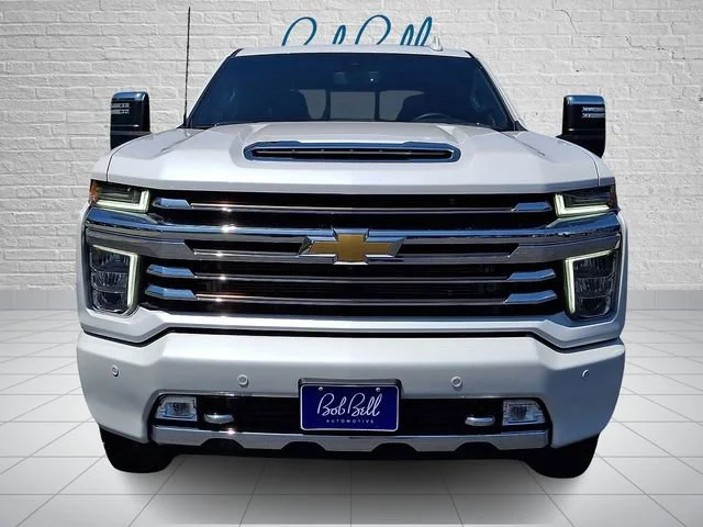 Used 2023 Iridescent Pearl Tricoat Chevrolet High Country image 2
