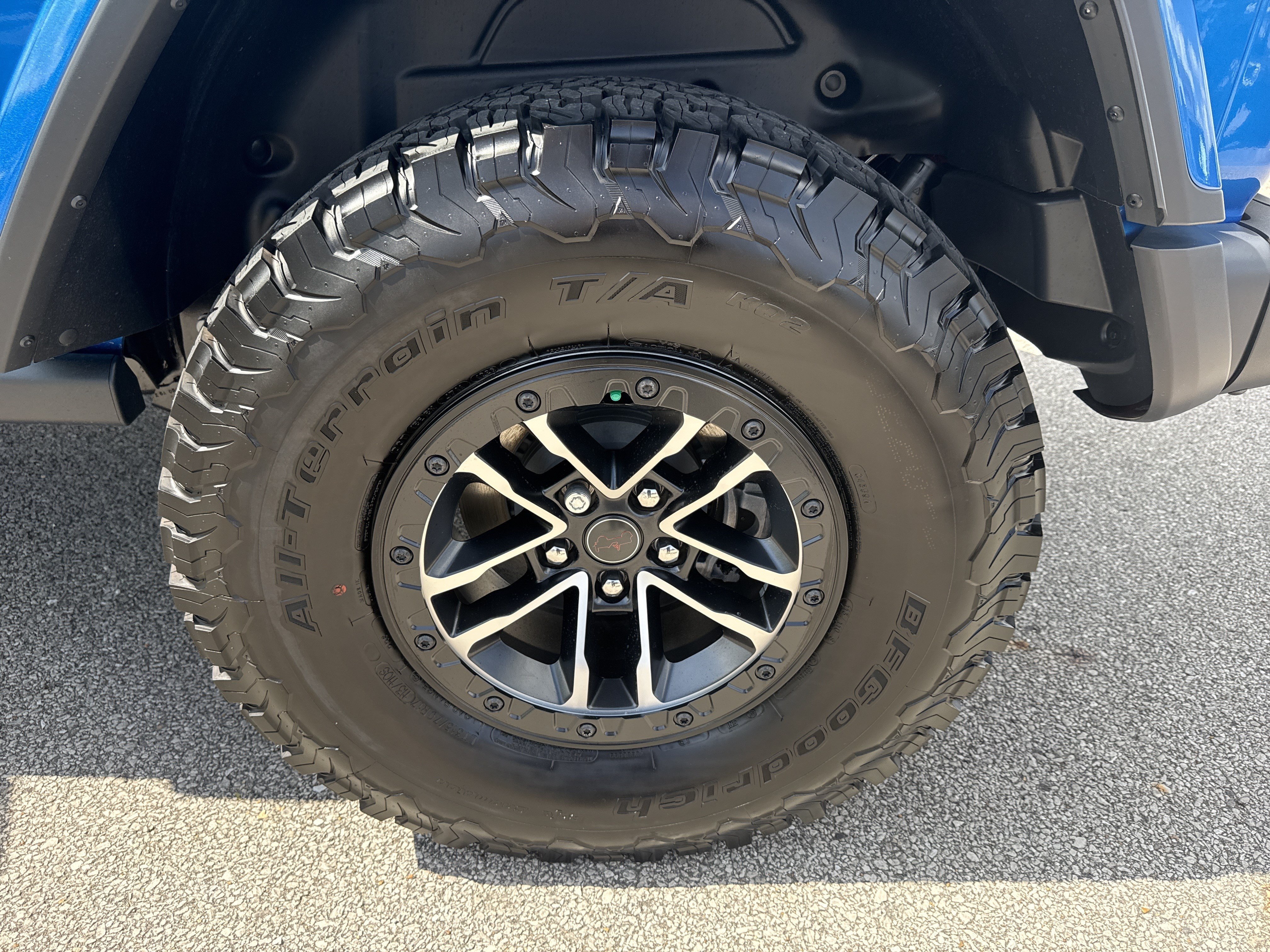 New 2026 Hydro Blue Pearlcoat Jeep Rubicon X image 21