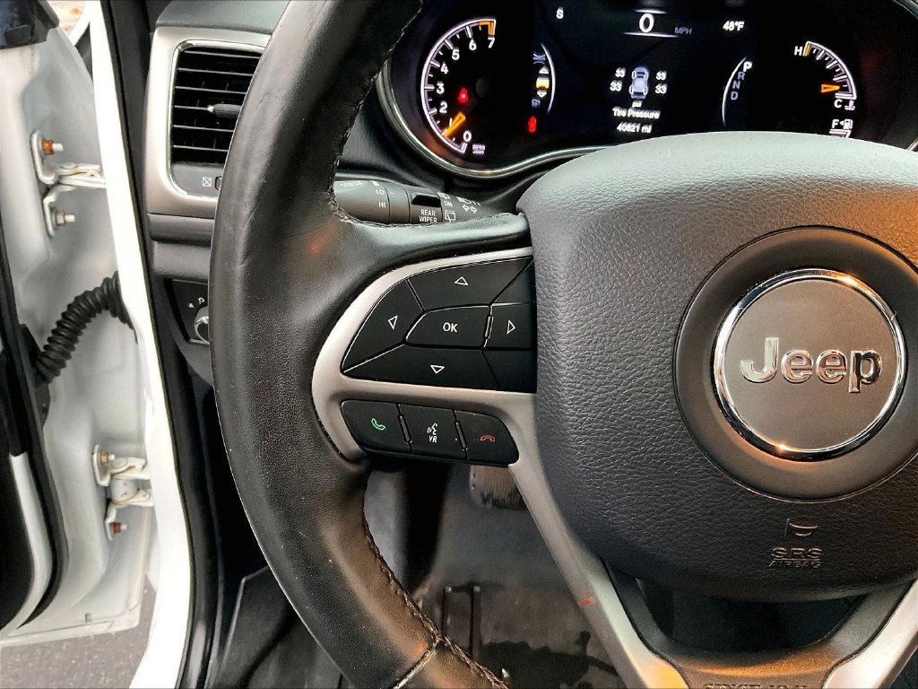 Used 2020 White Jeep Altitude image 23