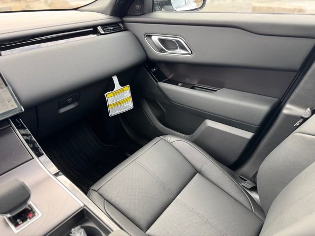 New 2026 Fuji White Land Rover Dynamic SE image 12