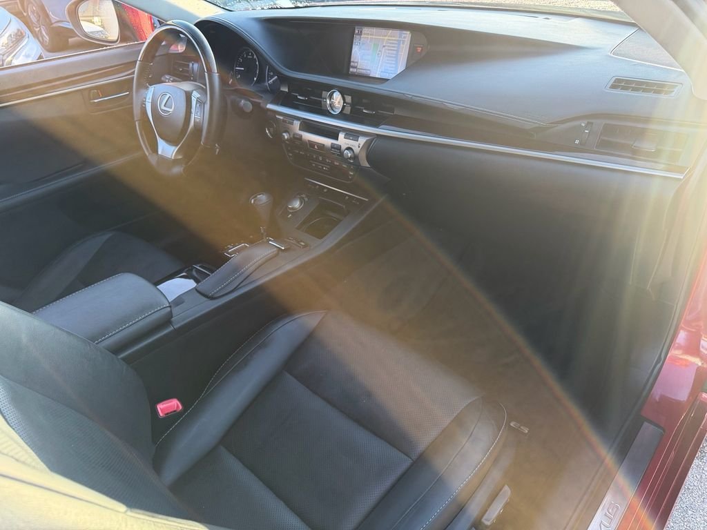 Used 2014 Red Lexus 350 image 17