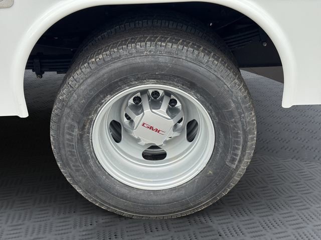 2026 GMC Sierra 3500 Chassis Cab Pro - Photo 28