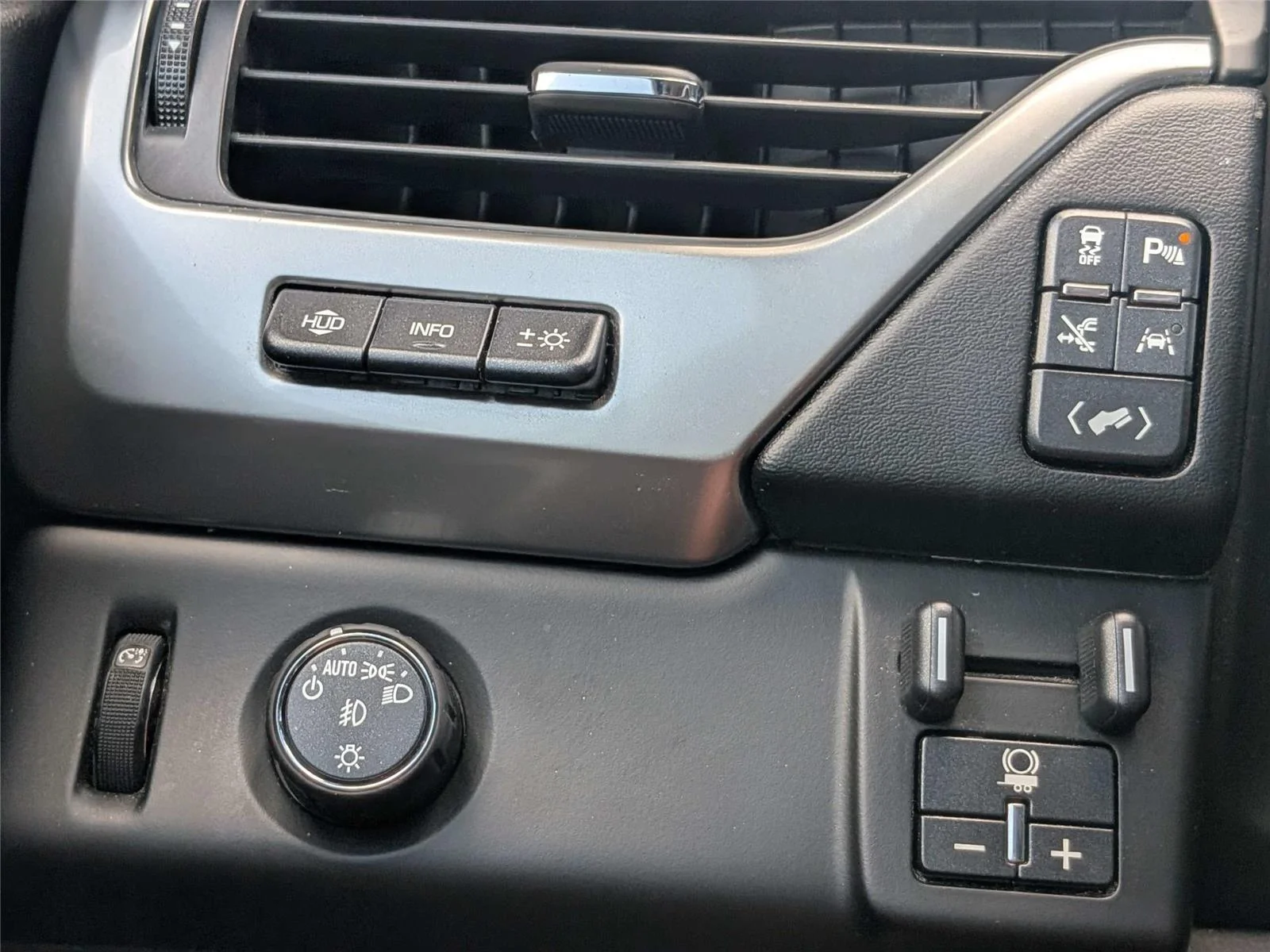 Used 2017 Black Chevrolet Premier image 25