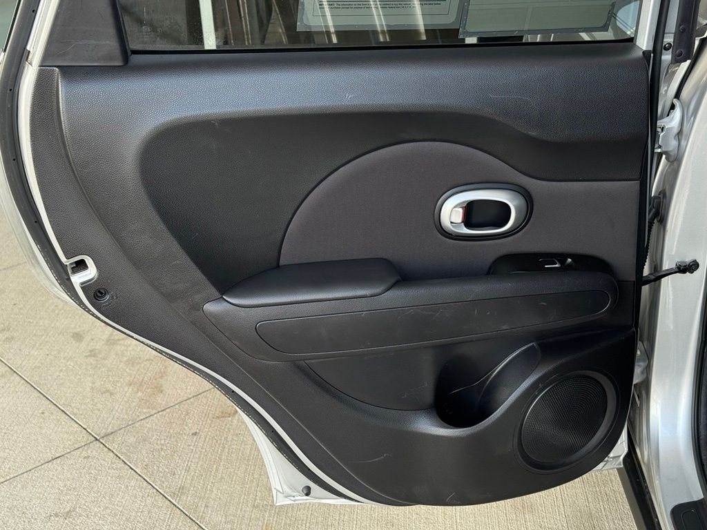 Used 2019 Silver Kia Plus image 17
