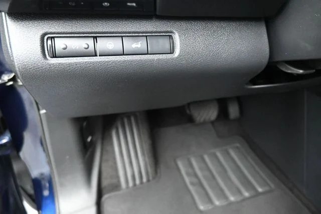 Used 2025 Blue Nissan SV image 16