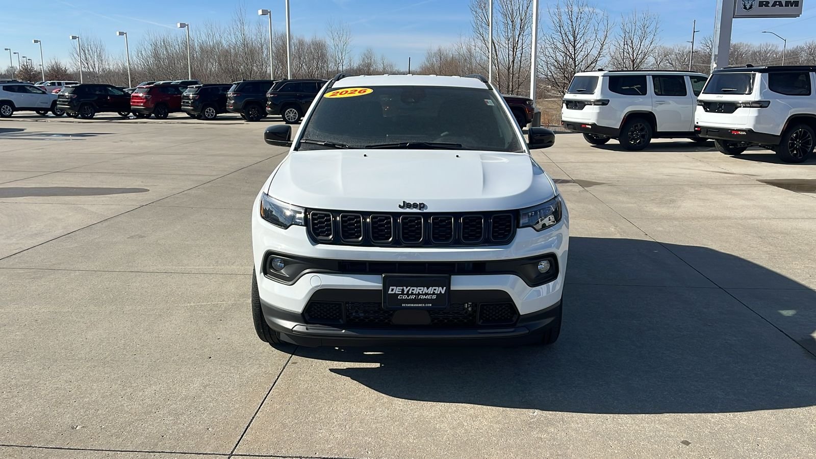 New 2026 Bright White Clear-Coat Exterior Paint Jeep Latitude image 3