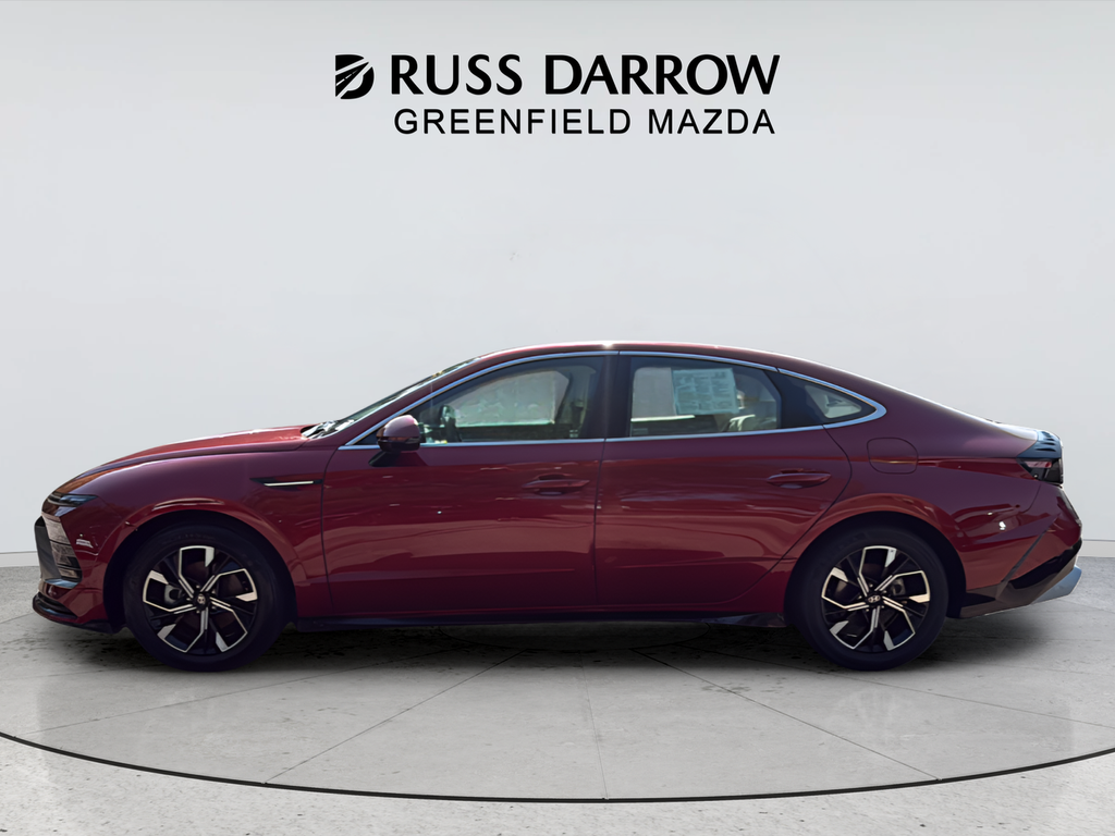 Used 2025 Red Hyundai SEL image 2
