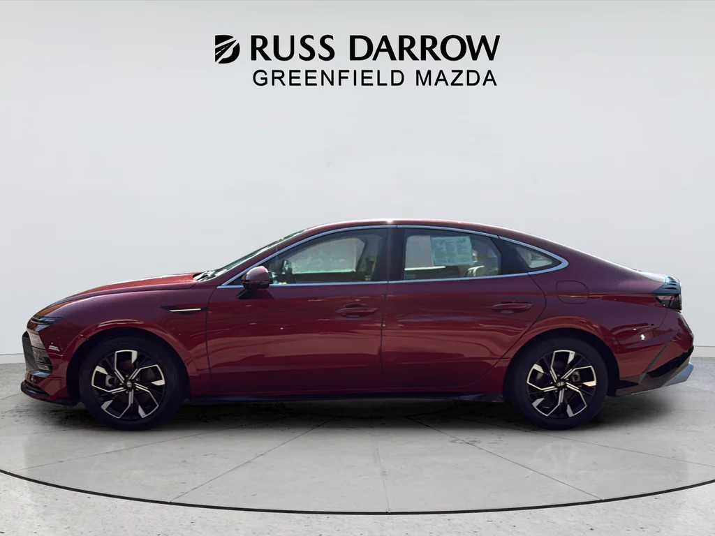 Used 2025 Red Hyundai SEL image 2