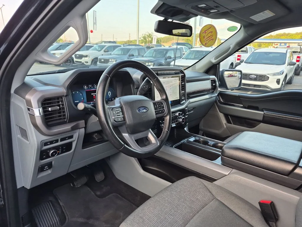 Used 2024 Black Metallic Ford XLT image 17
