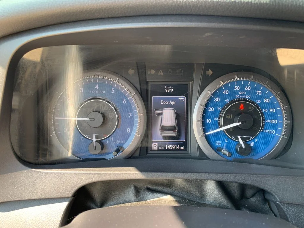 Used 2017 Silver Toyota Limited Premium image 31