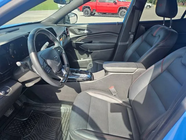 Used 2024 Fountain Blue Chevrolet 2RS image 9