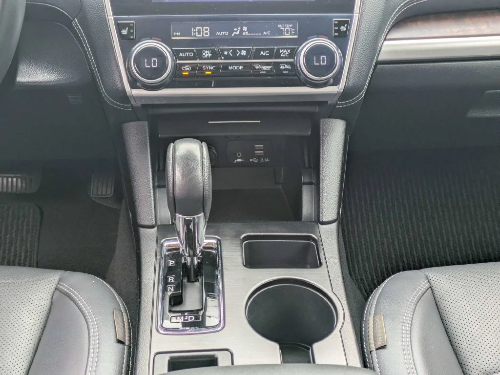 Used 2019 White Subaru 2.5i image 22