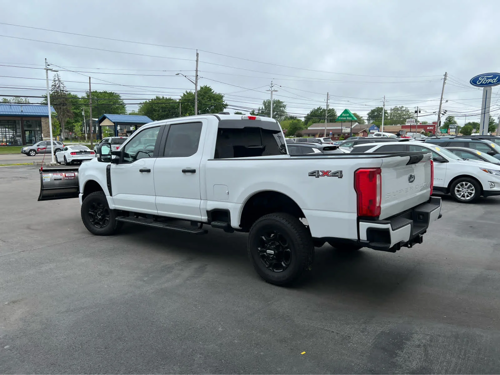 New 2026 Oxford White Ford XL image 4