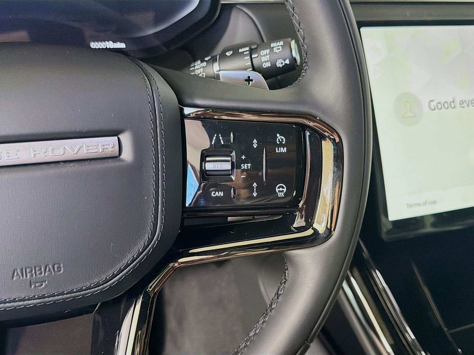 New 2026 Santorini Black Land Rover Dynamic SE image 13