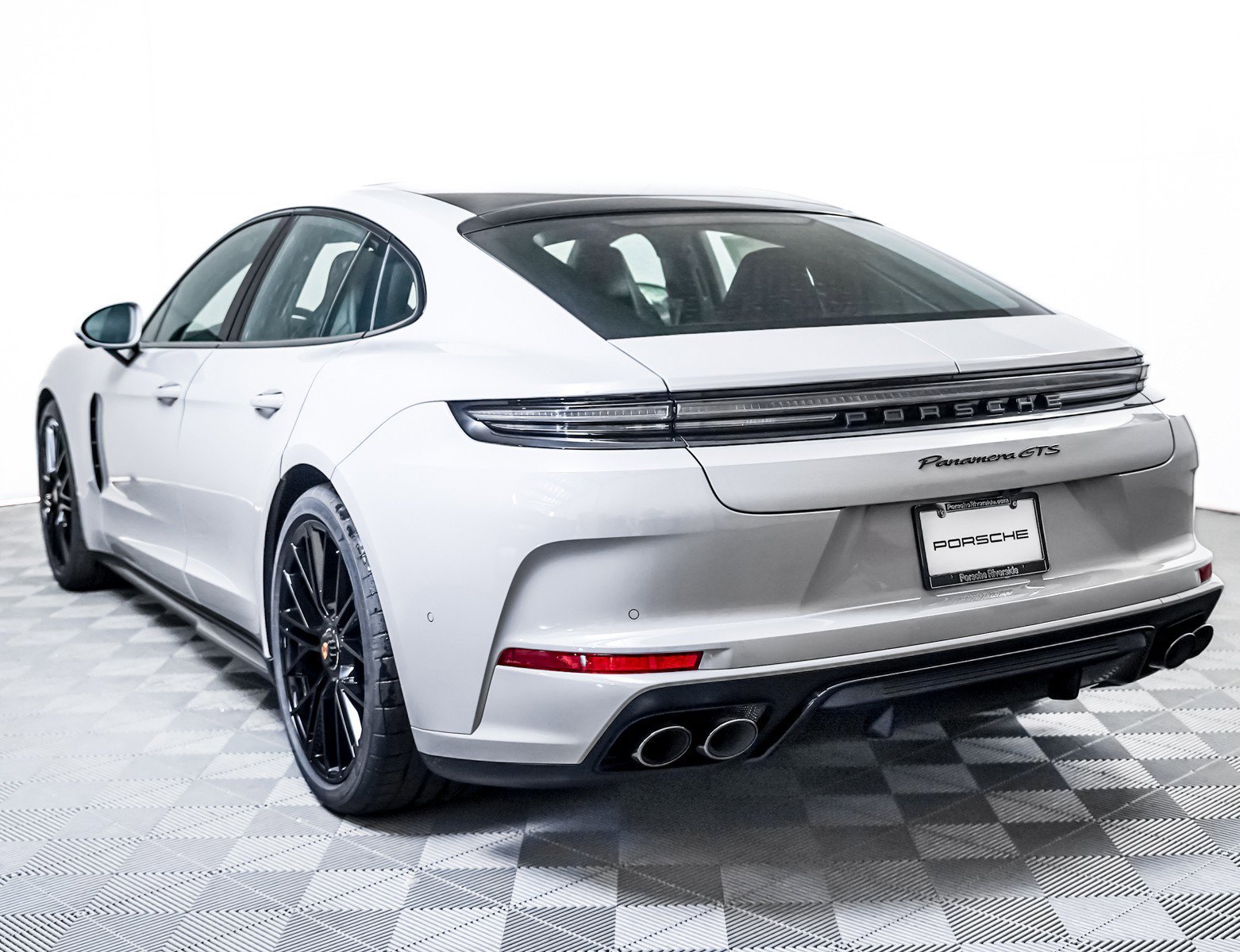 2026 Porsche Panamera GTS