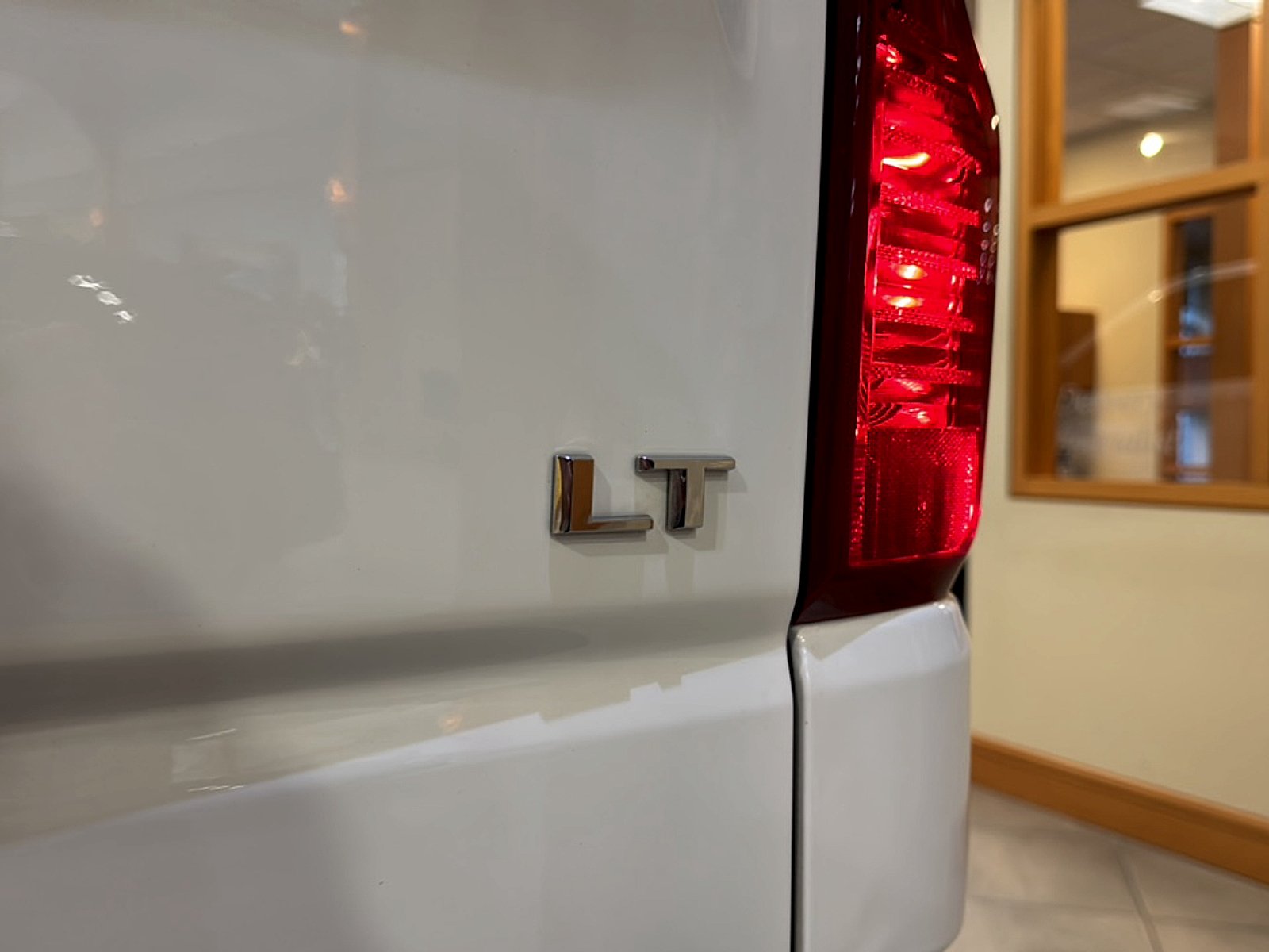 Used 2026 Summit White Chevrolet LT image 25