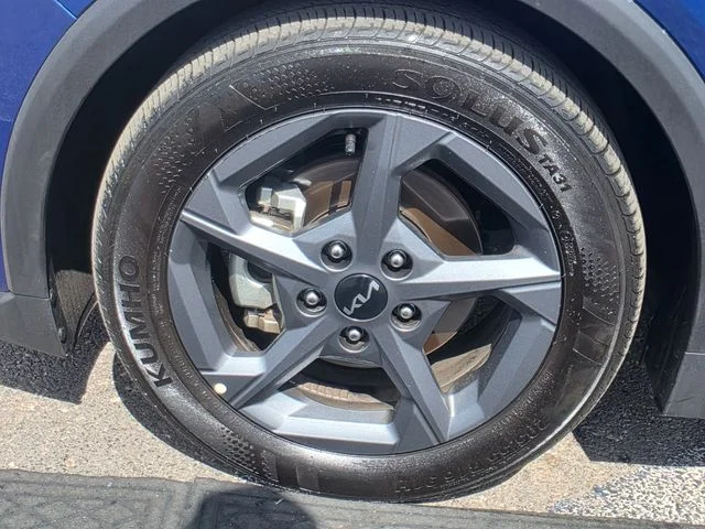 2025 Kia K4 LXS - Photo 11