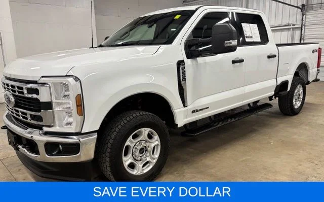 Used 2025 White Ford XLT image 3