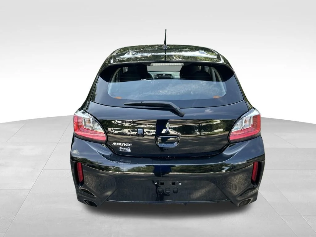 Used 2024 Black Mitsubishi  image 4