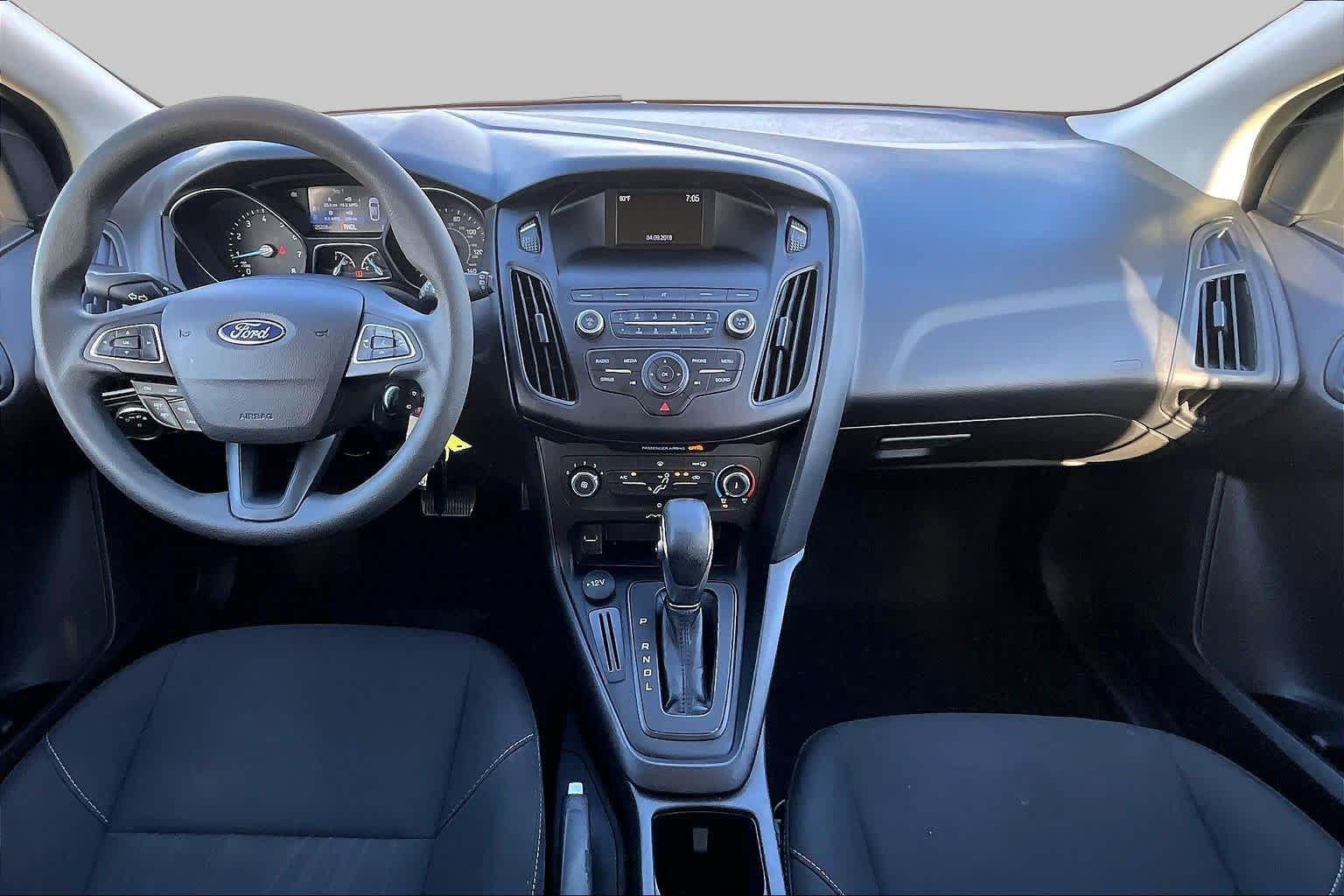 Used 2018 Magnetic Metallic Ford SE image 16