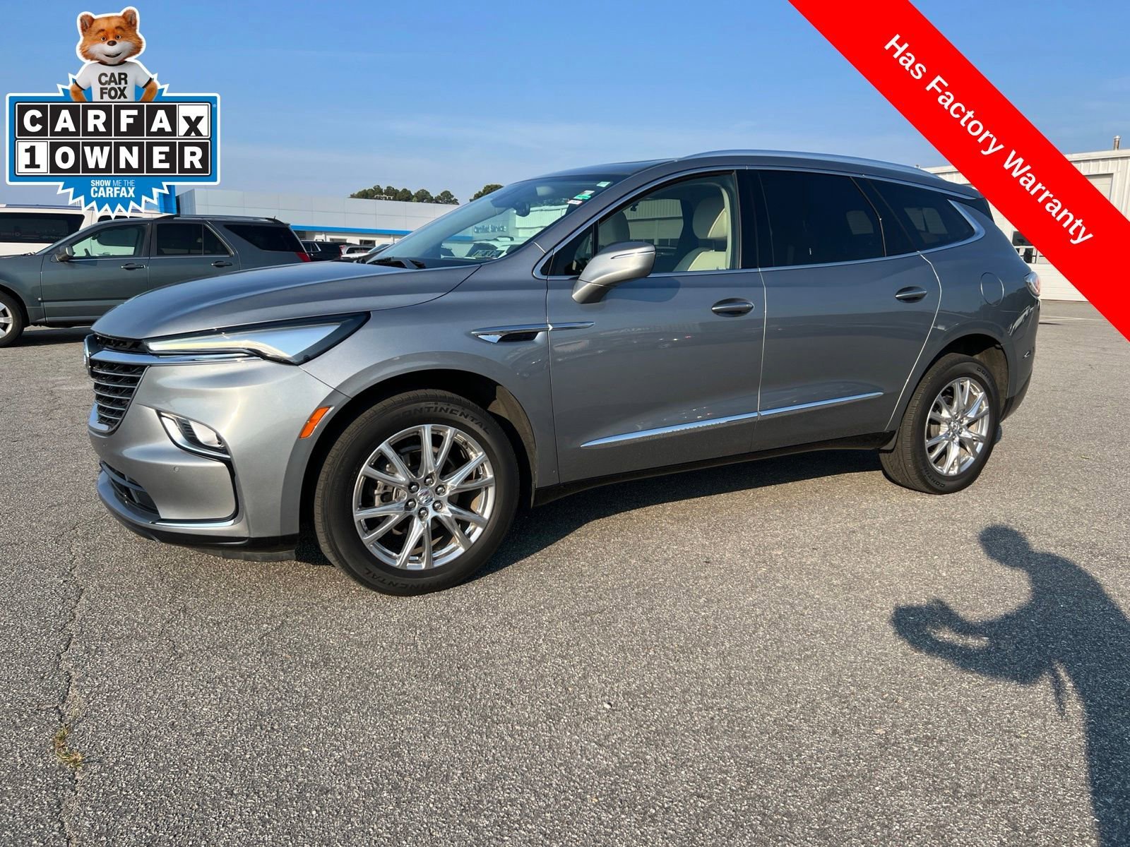2023 Buick Enclave Essence's photo