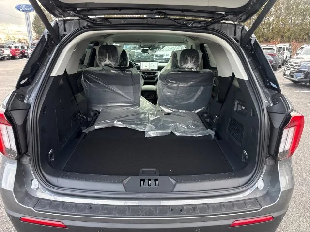 New 2026 Carbonized Gray Metallic Ford Active image 14