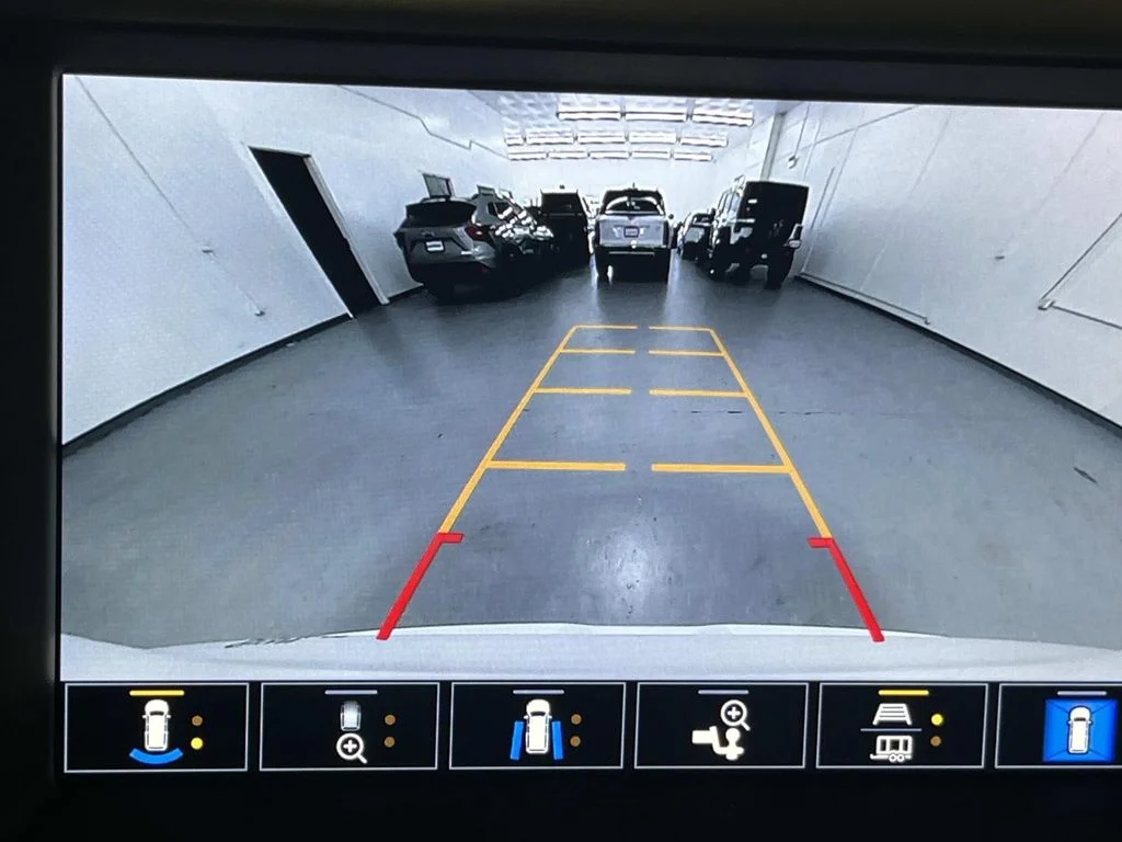 Certified Used 2022 WHITE FROST TRICOAT GMC Denali image 23