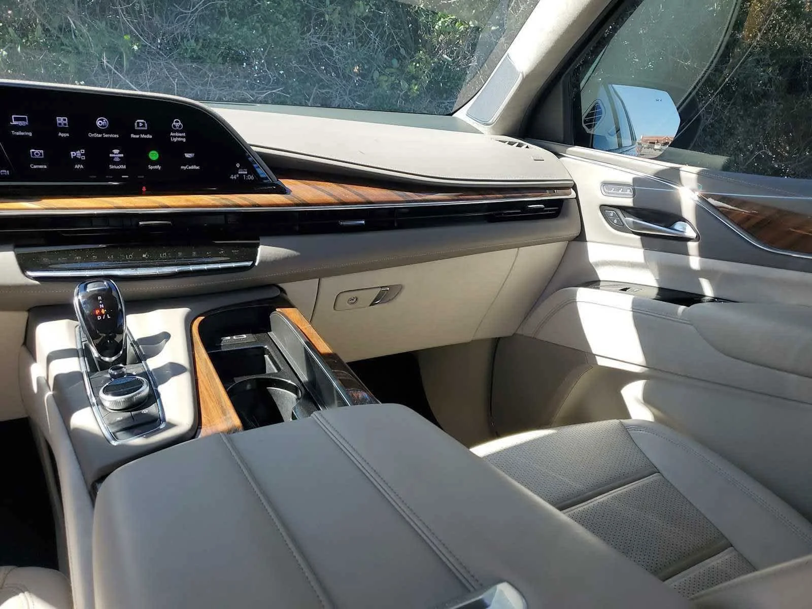 Used 2024 Sandstone Metallic Cadillac Sport Platinum image 17