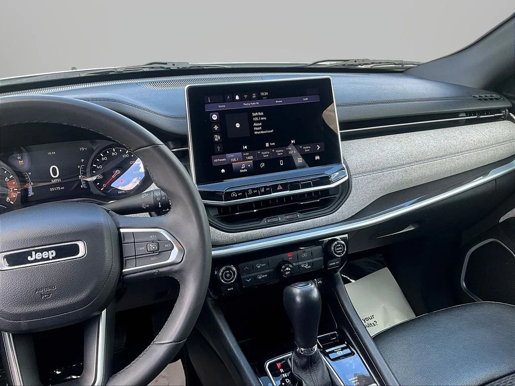 Used 2024 White Jeep Latitude image 9