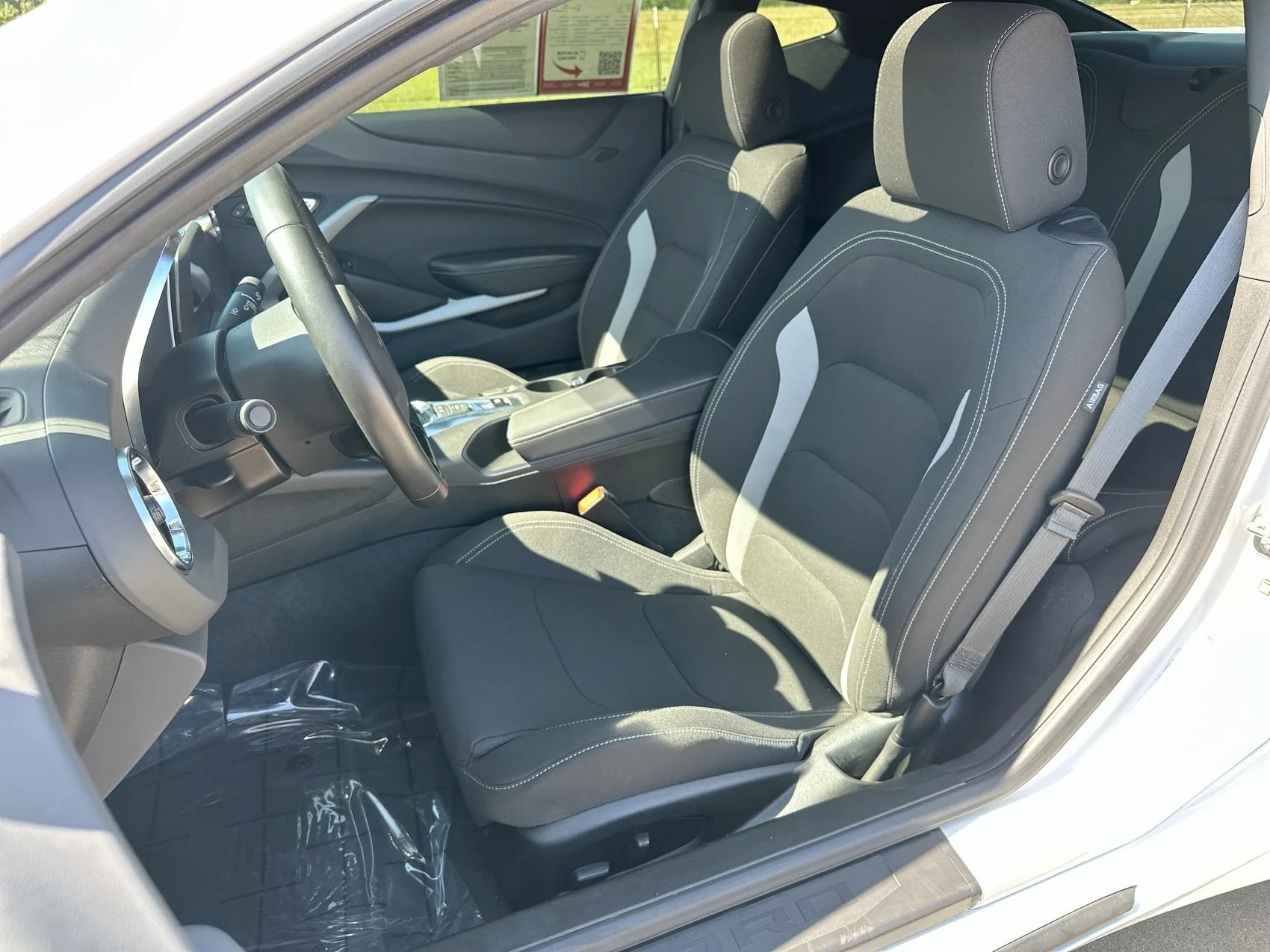 Used 2024 White Chevrolet 1LT image 11